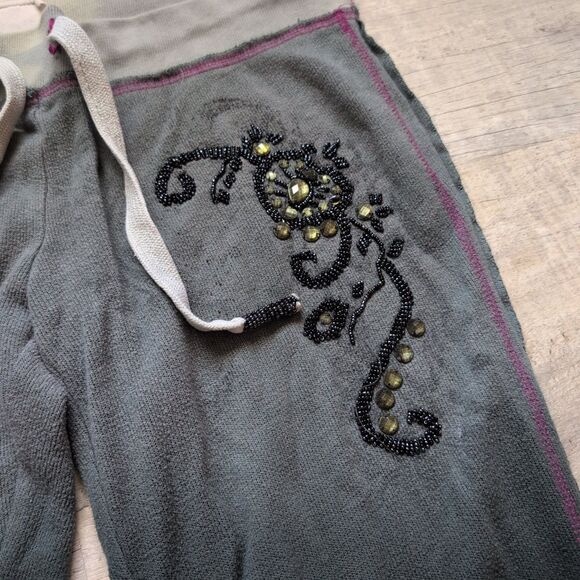 Vintage Miss Me Sweatpants M Gray Beaded Cropped Straight Leg *Flaw - Picture 2 of 6